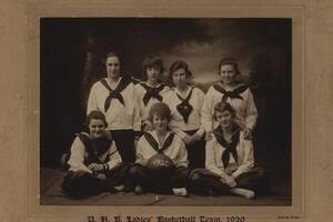1920 Basketball (Women) Sports Photo