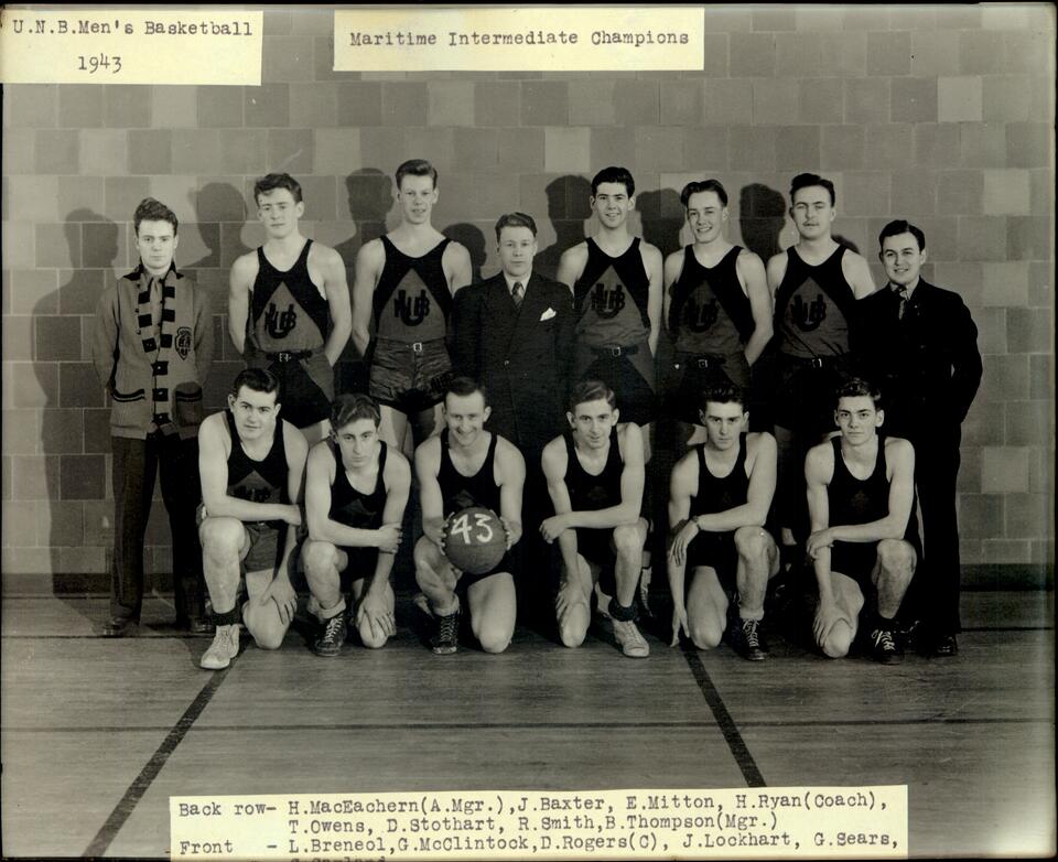1943 Basketball (Men) Sports Photo