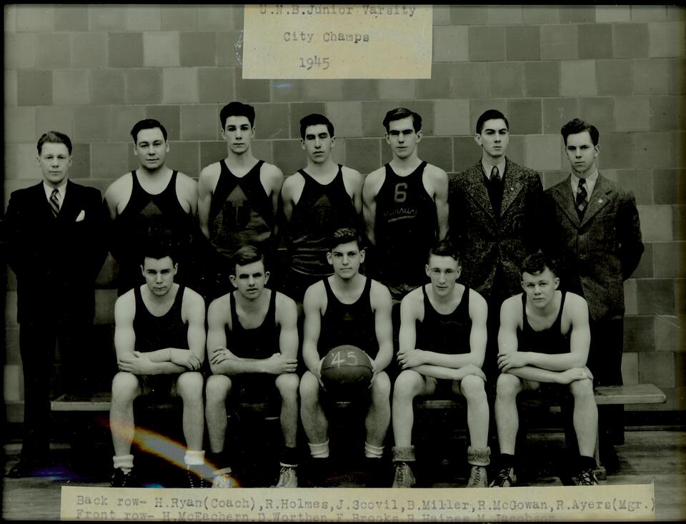 1945 Basketball (Men) Sports Photo