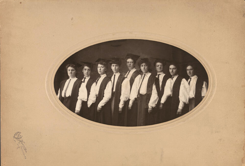 1905 Freshmen Class Photo