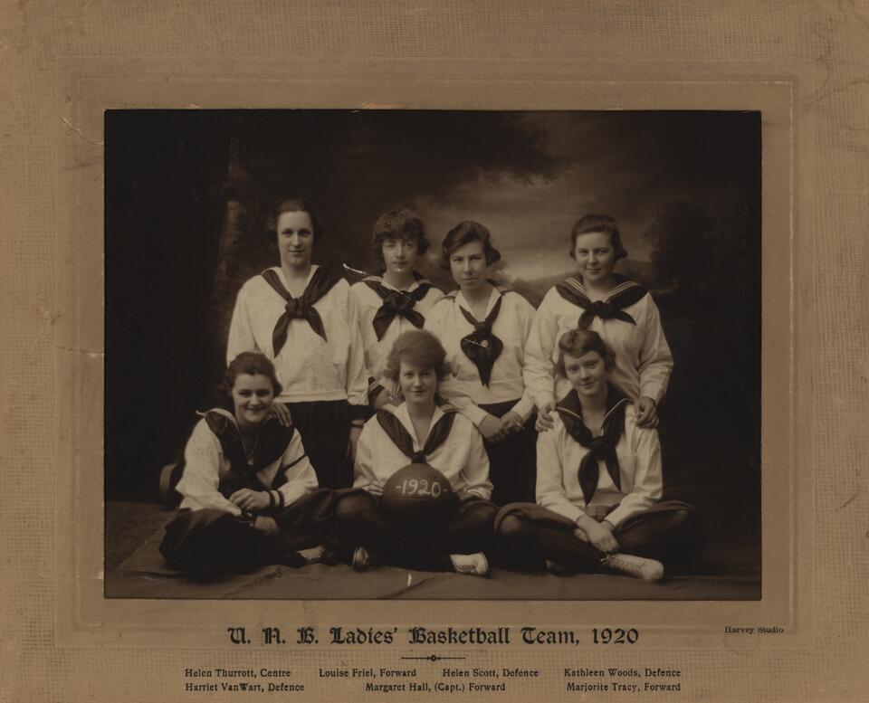 1920 Basketball (Women) Sports Photo